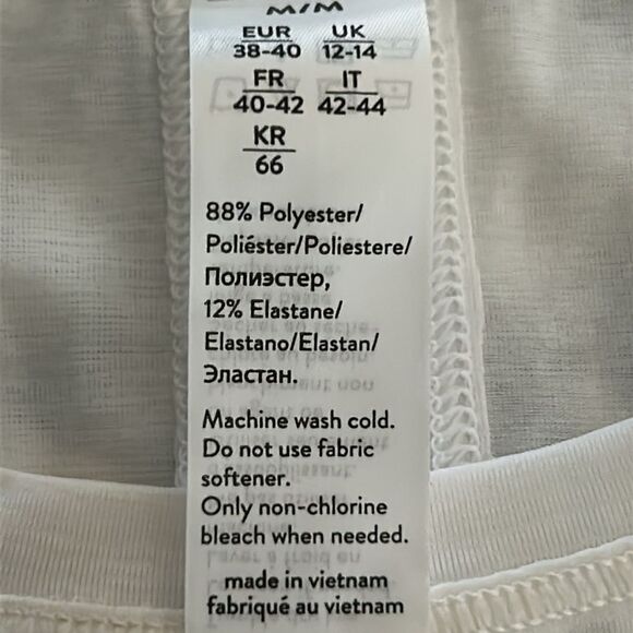 Spanx Women’s Tank Top NWOT White Sz M Rear Splice Hem - Picture 5 of 6